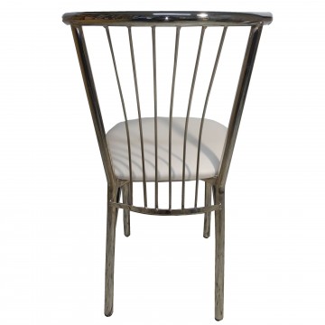 Καρέκλα τραπεζαρίας βεντάλια από σκελετό χρωμίου και επένδυση από δερματίνη σε λευκό εκρου  χρώμα