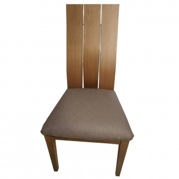 Καρέκλα τραπεζαρίας Κ15 από ξύλο δρυς καρυδιά χρώμα μα ψηλή πλάτη και καφέ πάτο