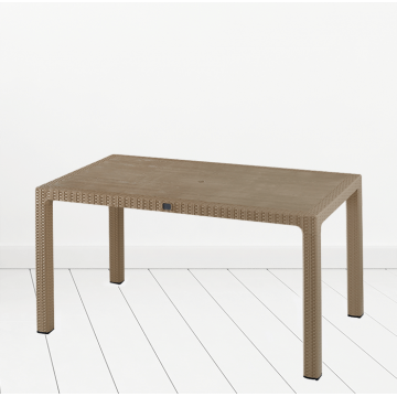 Τραπέζι πλαστικό...