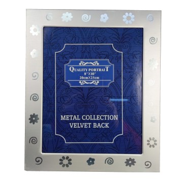 Κορνίζα μεταλλική ασημί...